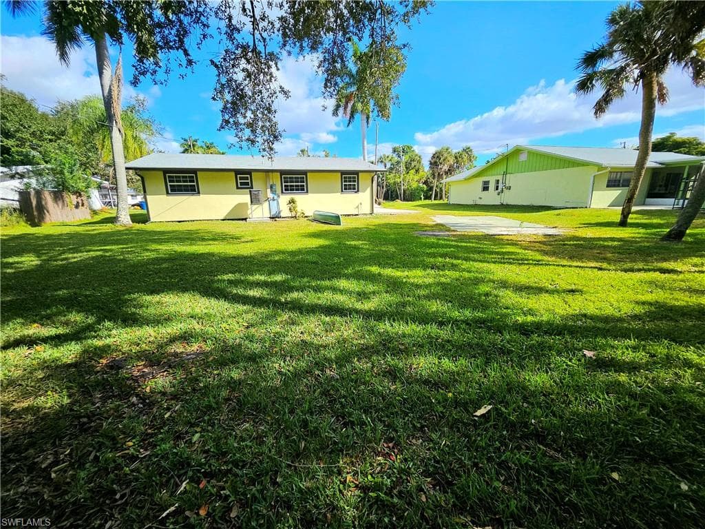 137 Dow LN, NORTH FORT MYERS FL 33917-45