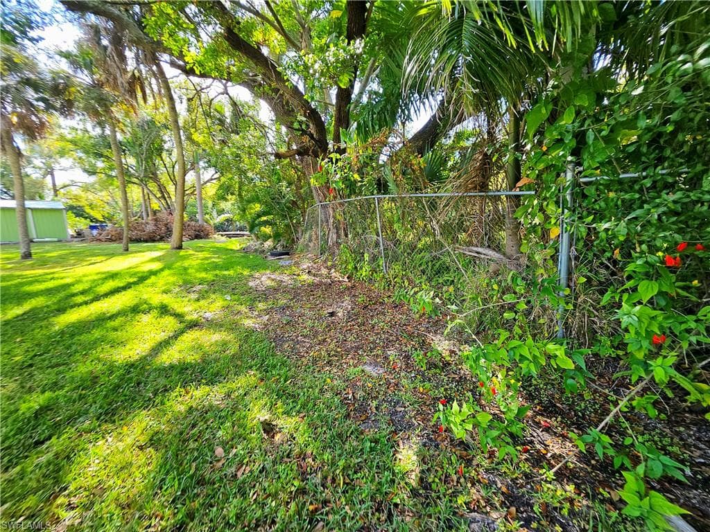 137 Dow LN, NORTH FORT MYERS FL 33917-48