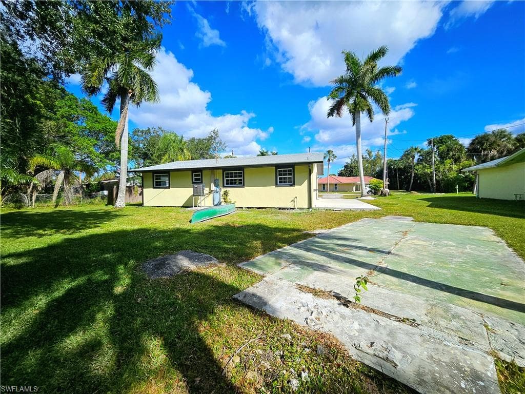 137 Dow LN, NORTH FORT MYERS FL 33917-44