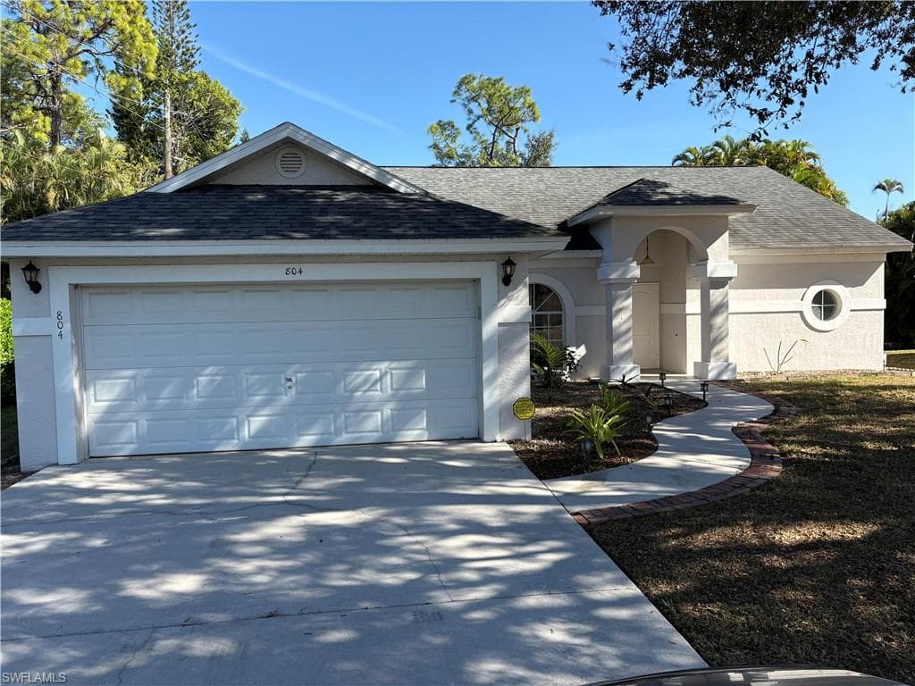 804 Bluebird ST, NAPLES FL 34104-31