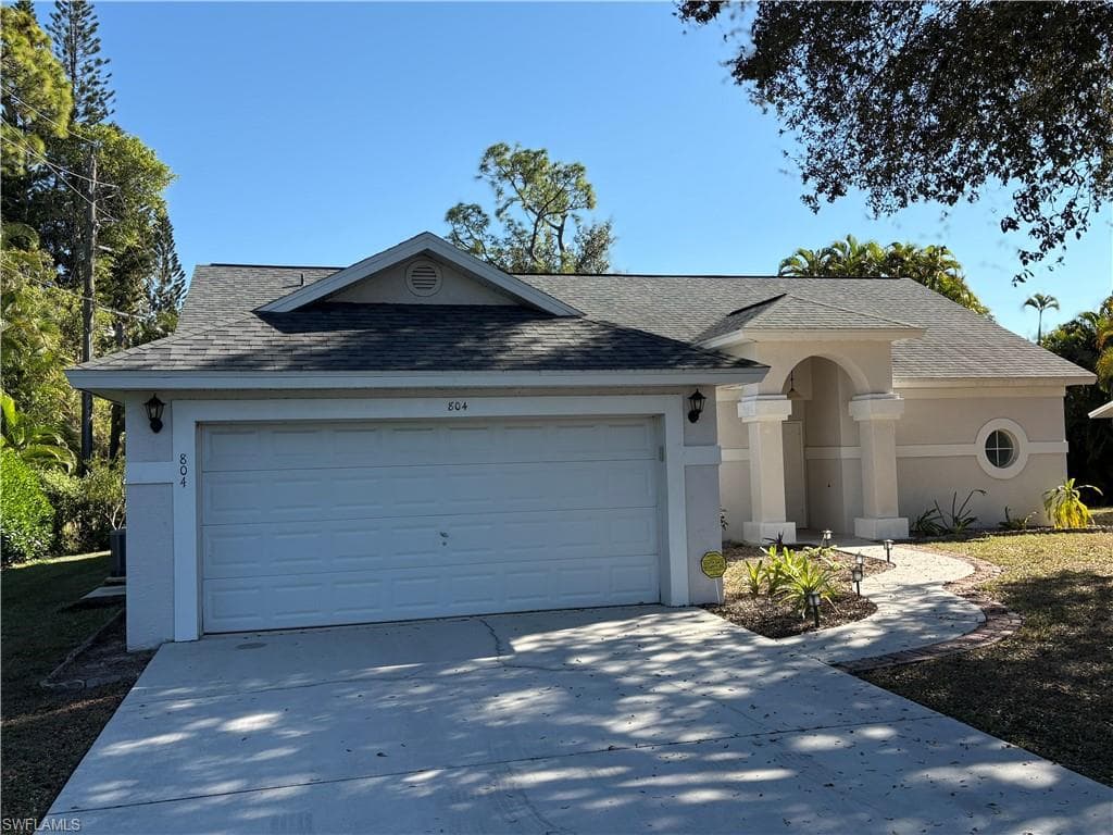 804 Bluebird ST, NAPLES FL 34104-49