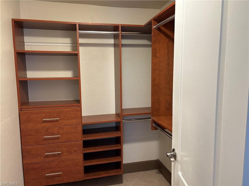 804 Bluebird ST, NAPLES FL 34104-14