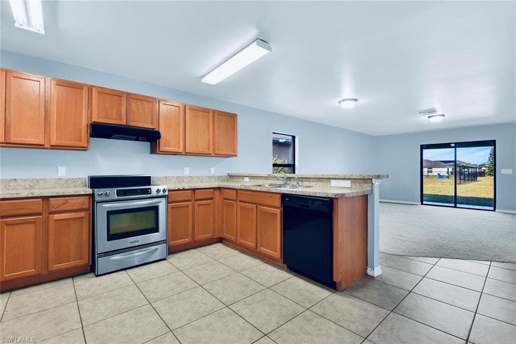 278 Shadow Lakes DR, LEHIGH ACRES FL 33974-8