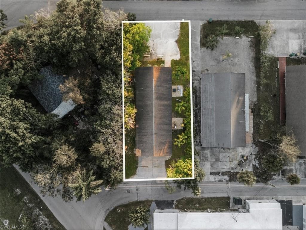 2463 Washington AVE, NAPLES FL 34112-5