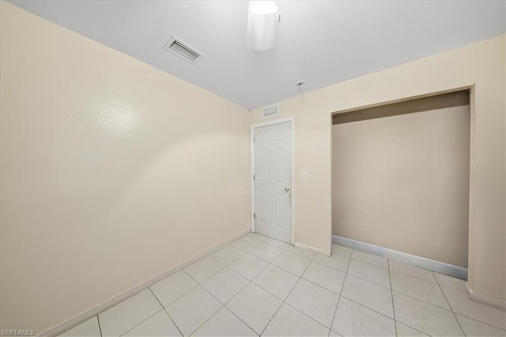 2463 Washington AVE, NAPLES FL 34112-21