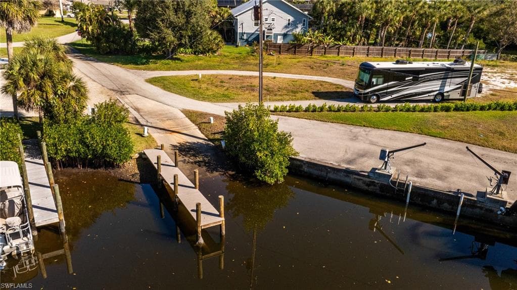 20520 Pine Tree LN, ESTERO FL 33928-26