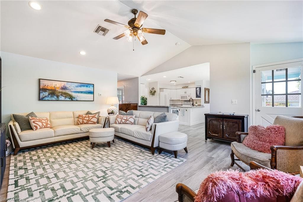 20520 Pine Tree LN, ESTERO FL 33928-1