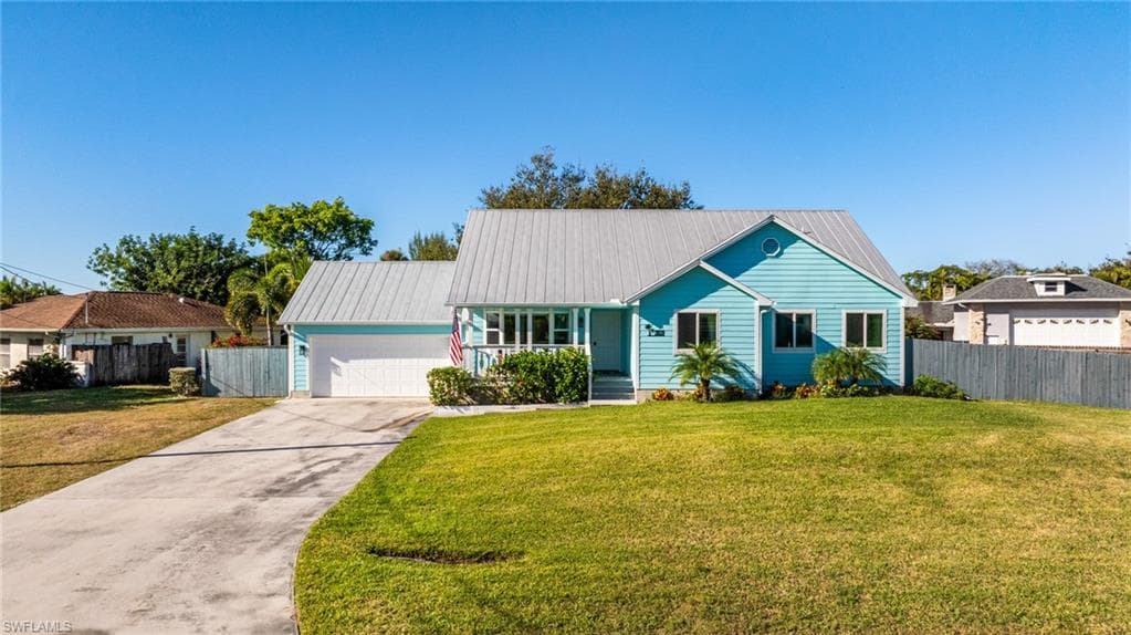 20520 Pine Tree LN, ESTERO FL 33928-35