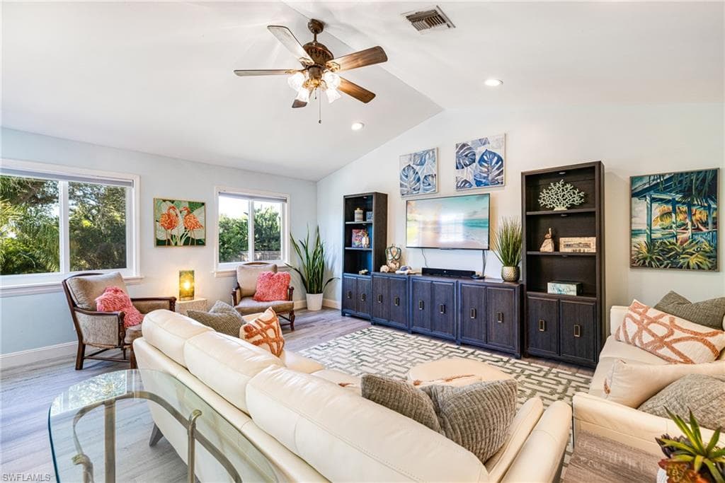 20520 Pine Tree LN, ESTERO FL 33928-4