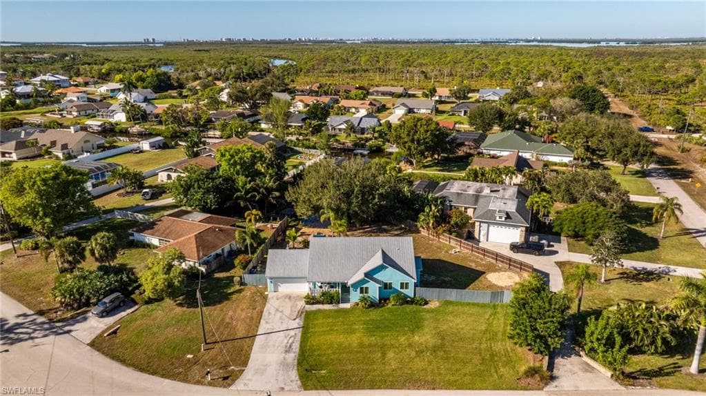 20520 Pine Tree LN, ESTERO FL 33928-29