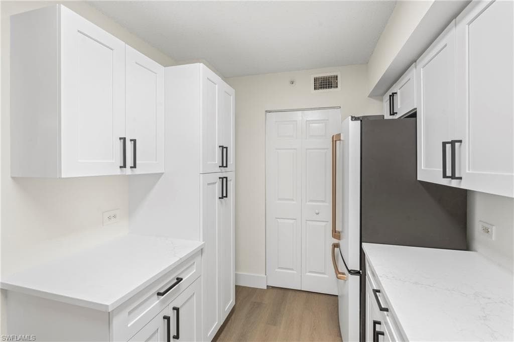 8950 Colonnades CT E # 815, BONITA SPRINGS FL 34135-15