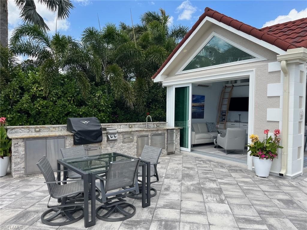 4735 Southern Breeze DR, NAPLES FL 34114-2