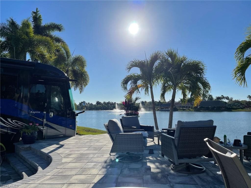 4735 Southern Breeze DR, NAPLES FL 34114-10