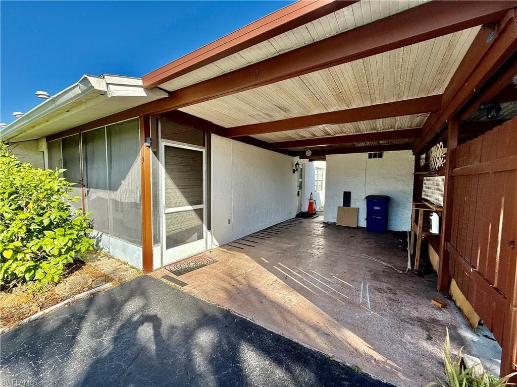 9 Palm BLVD, LEHIGH ACRES FL 33936-24