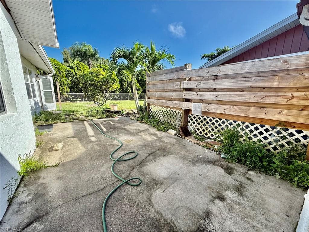 9 Palm BLVD, LEHIGH ACRES FL 33936-23