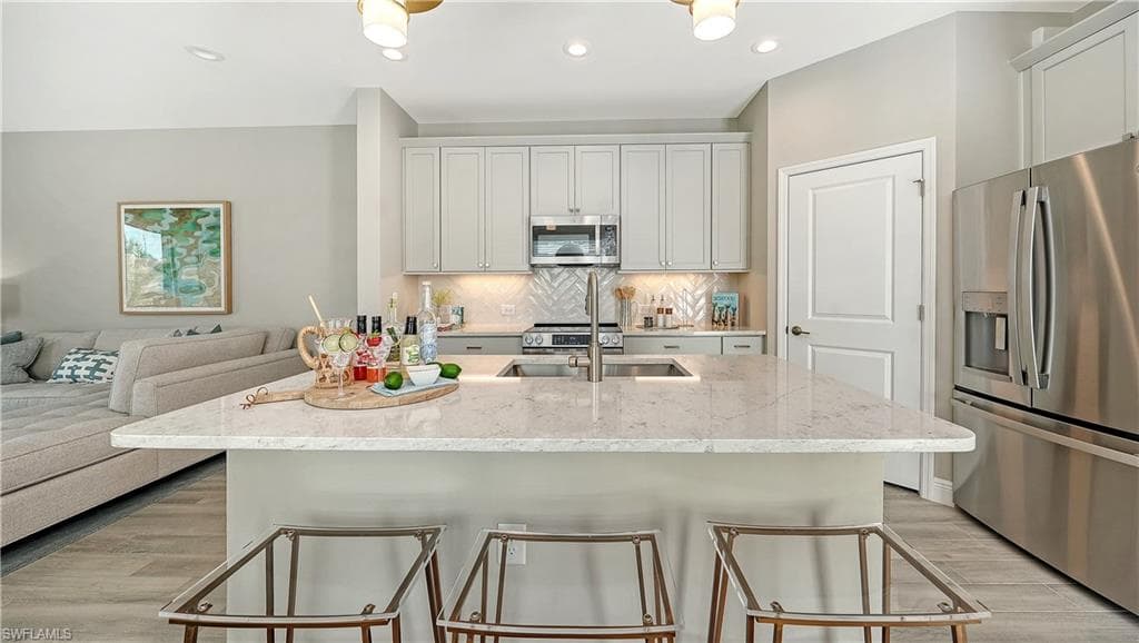 5125 Draco CIR, NAPLES FL 34120-11