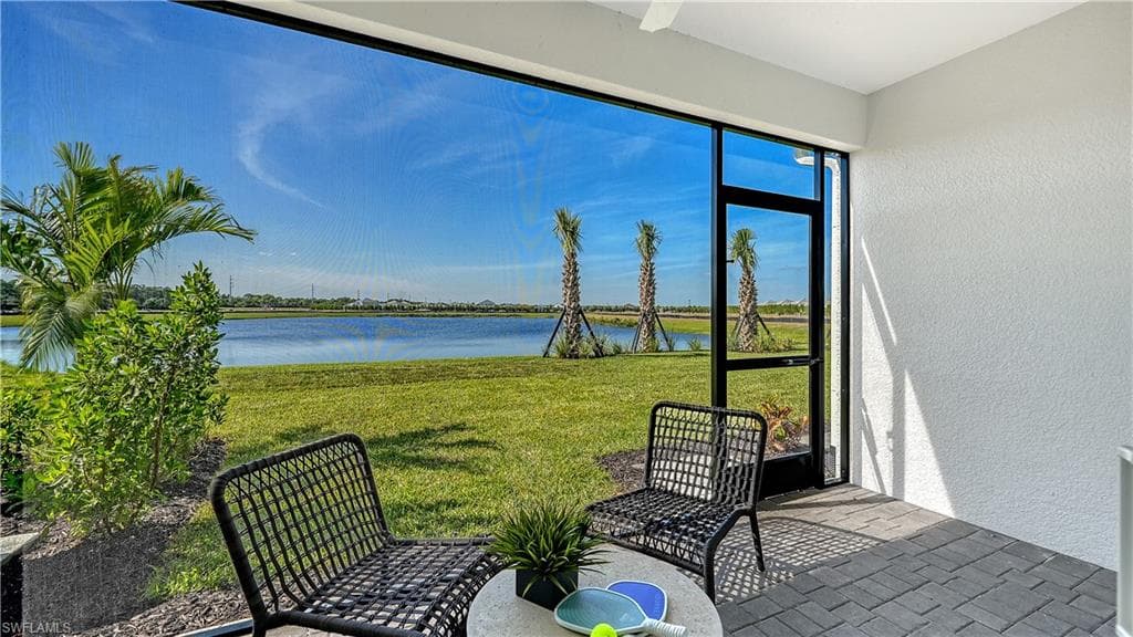 5125 Draco CIR, NAPLES FL 34120-19