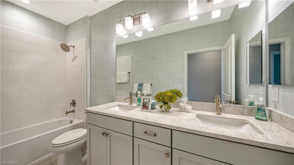 5125 Draco CIR, NAPLES FL 34120-32