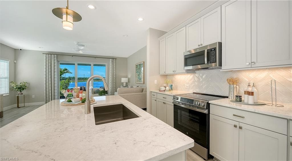 5125 Draco CIR, NAPLES FL 34120-13