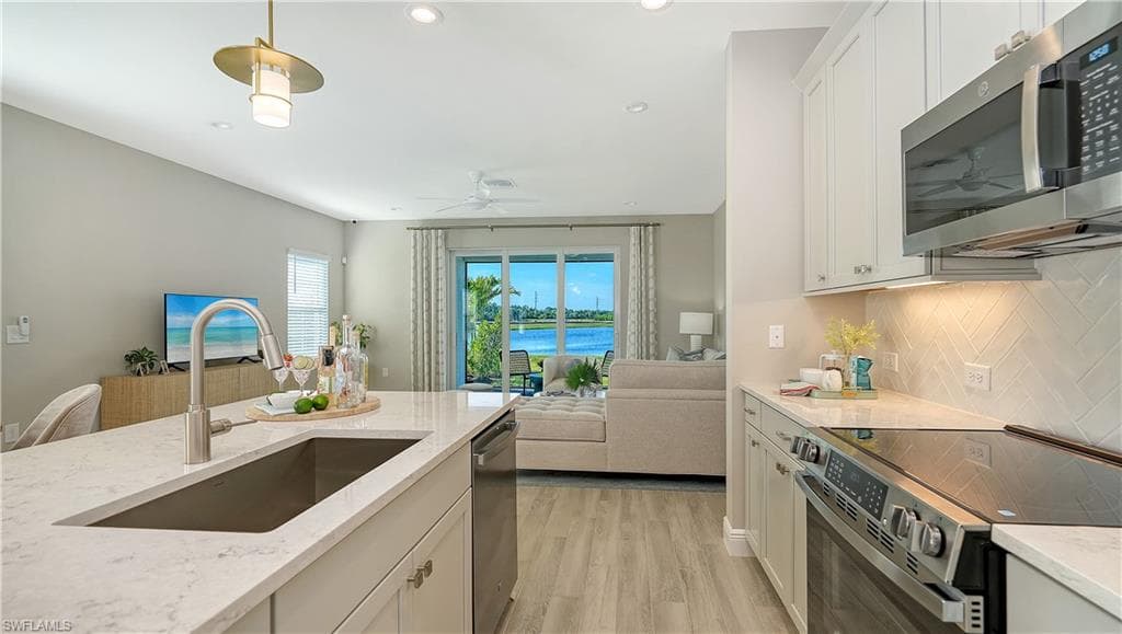 5125 Draco CIR, NAPLES FL 34120-14