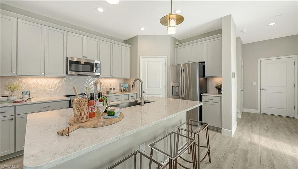 5125 Draco CIR, NAPLES FL 34120-10