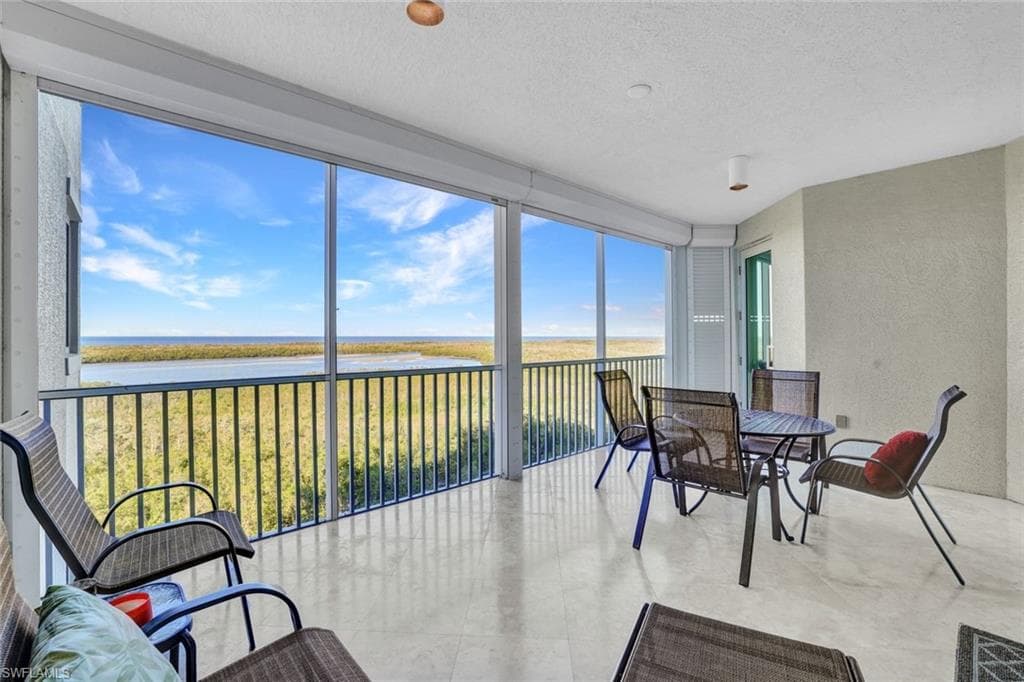 265 Indies WAY # 904, NAPLES FL 34110-16