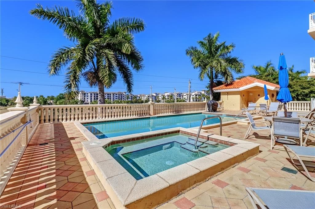 450 Bayfront PL # 4201, NAPLES FL 34102-22