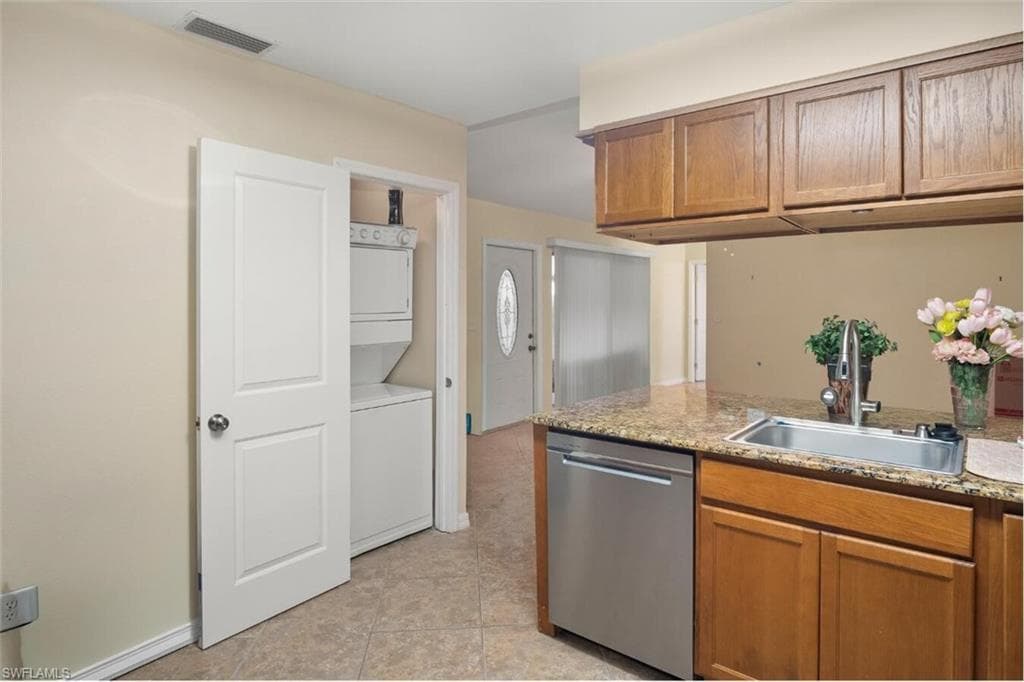 15437 Crystal Lake DR, NORTH FORT MYERS FL 33917-18