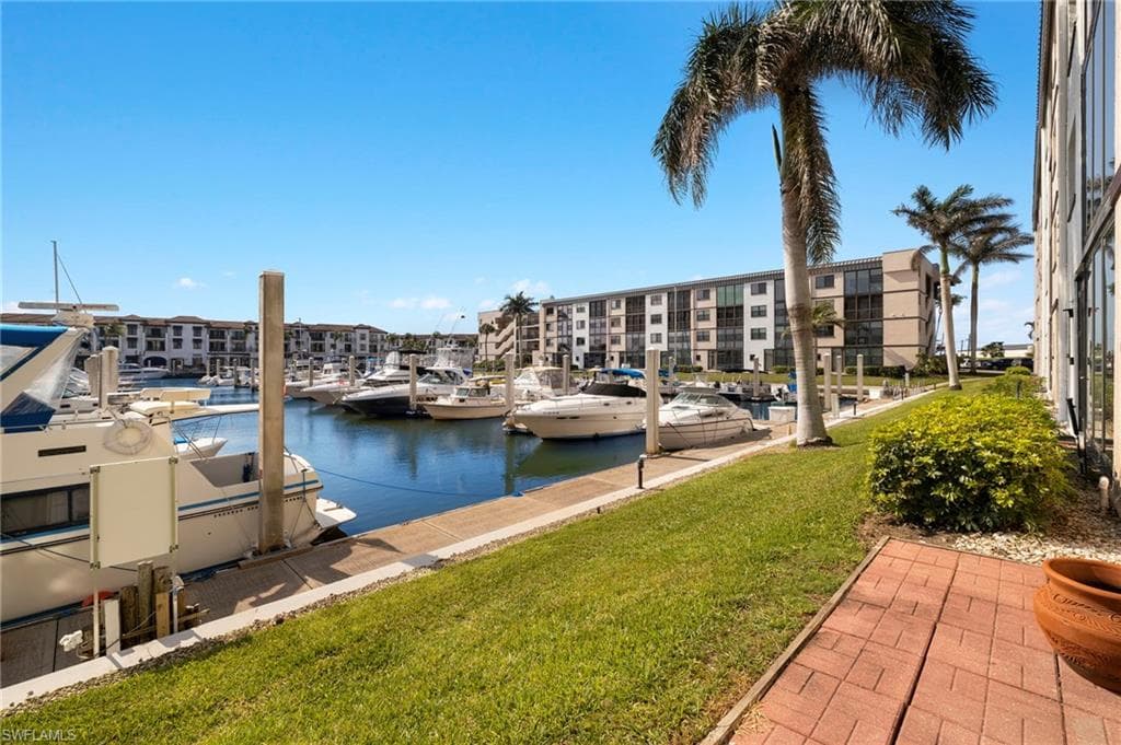 801 River Point DR # 203A, NAPLES FL 34102-1