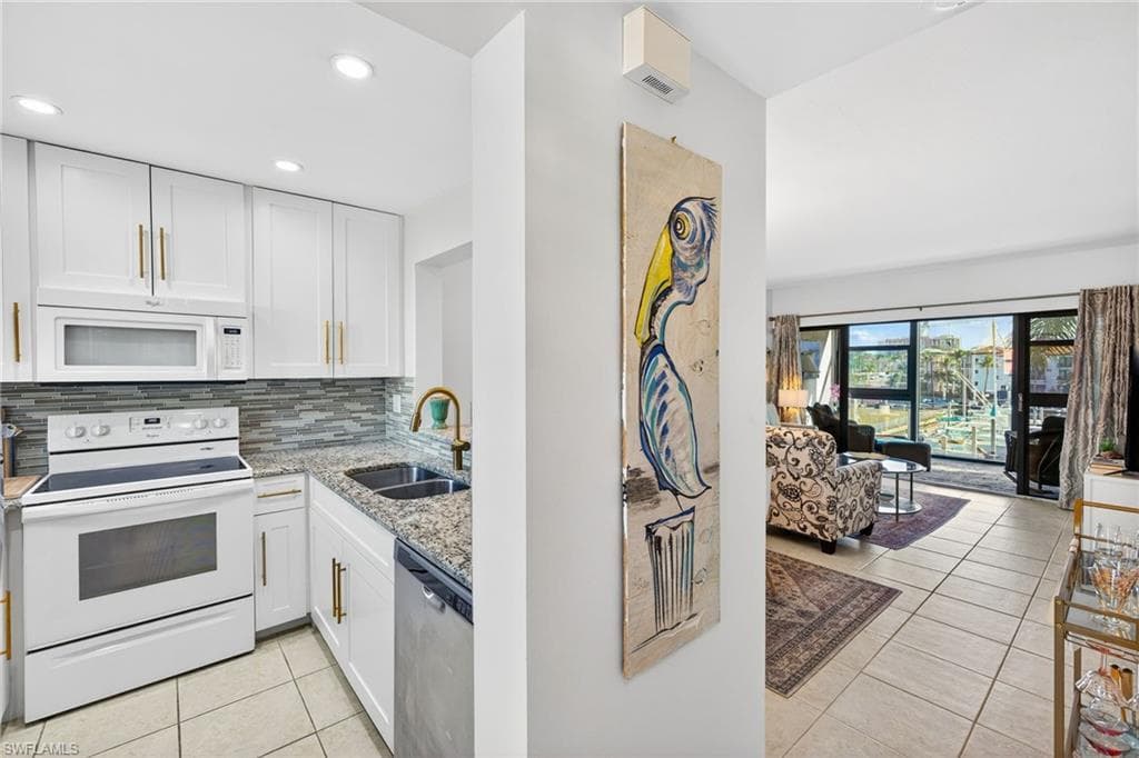 801 River Point DR # 203A, NAPLES FL 34102-10