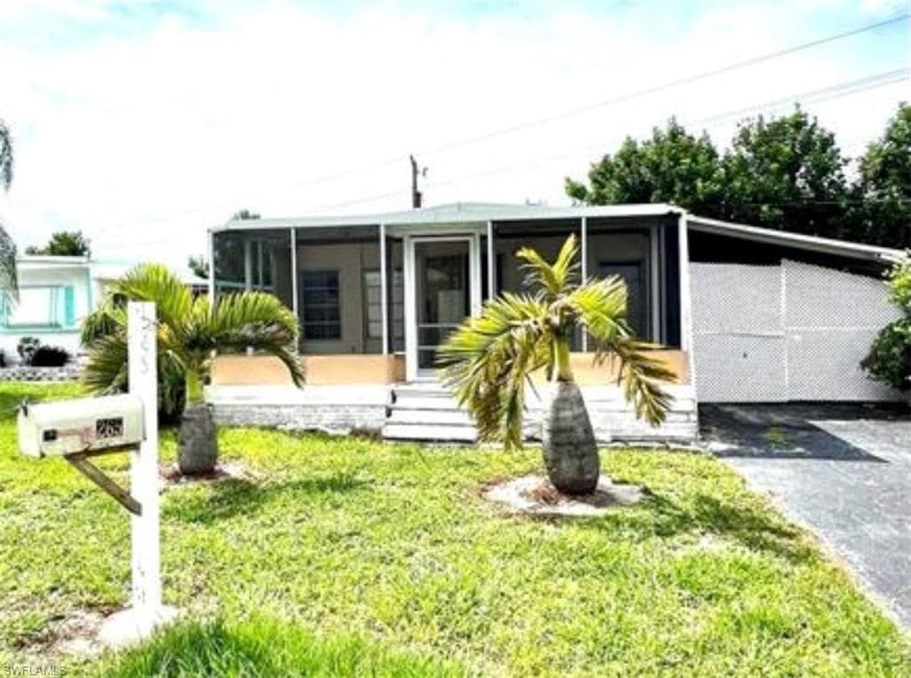 265 Fireball LN, NORTH FORT MYERS FL 33917-5