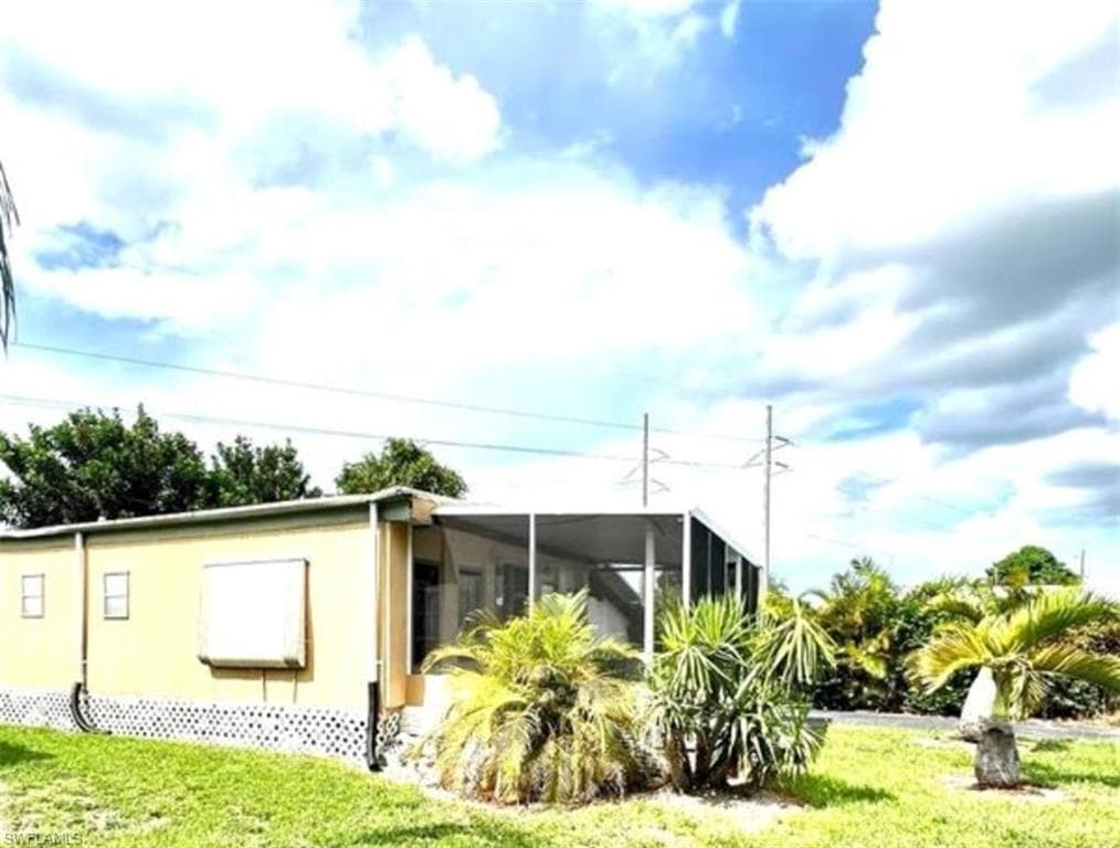 265 Fireball LN, NORTH FORT MYERS FL 33917-3