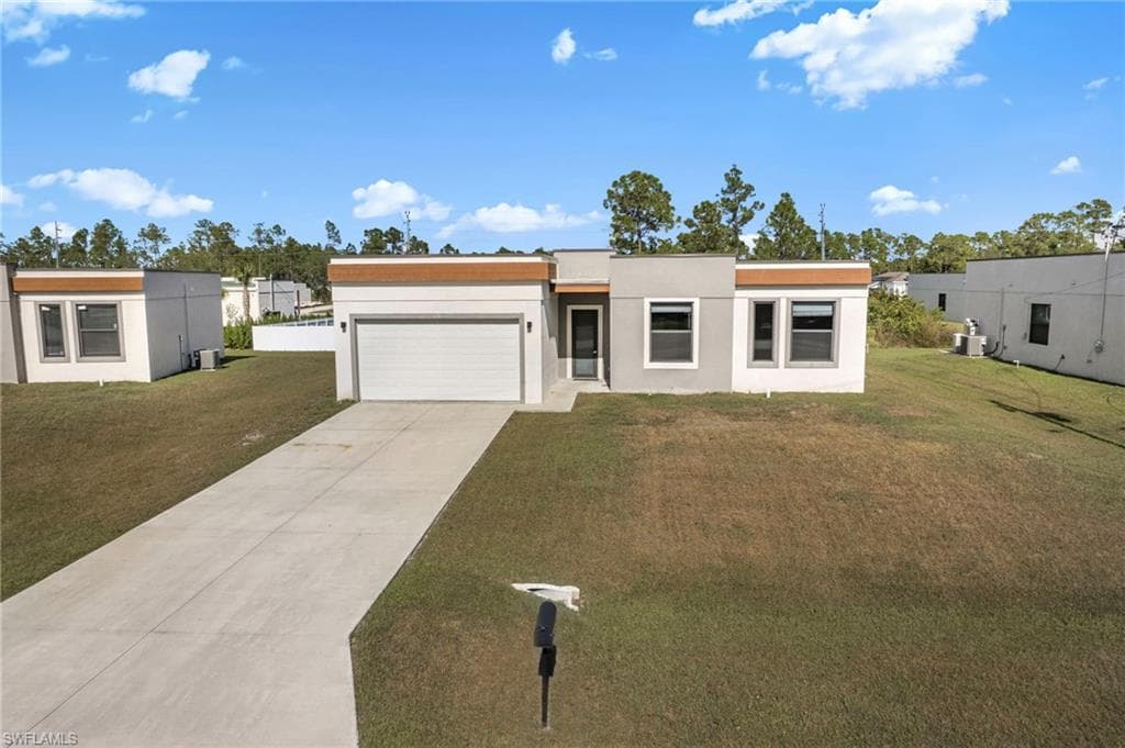 128 Viewpoint DR, LEHIGH ACRES FL 33972-1