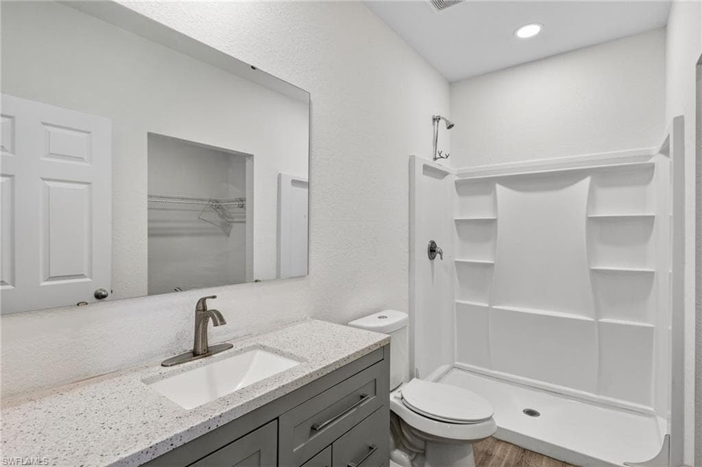 128 Viewpoint DR, LEHIGH ACRES FL 33972-21