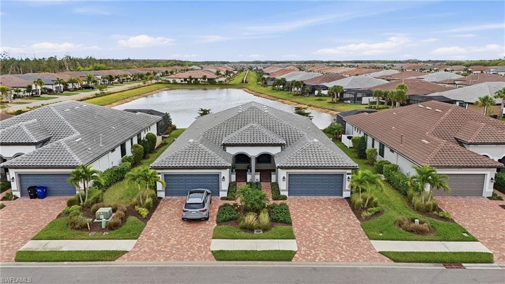 12361 Canal Grande DR, FORT MYERS FL 33913-1