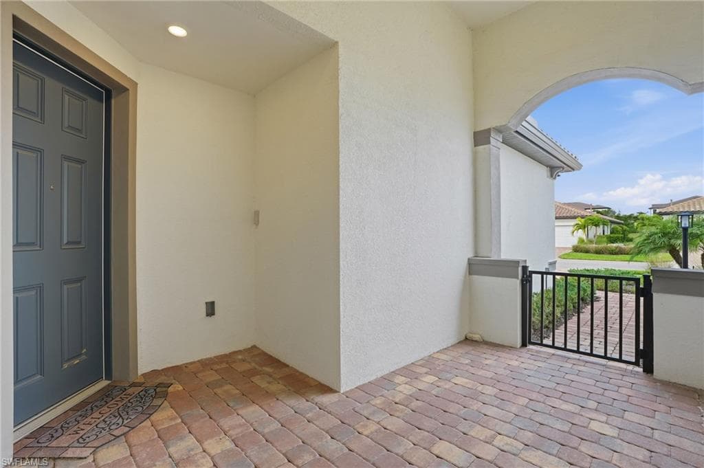 12361 Canal Grande DR, FORT MYERS FL 33913-2