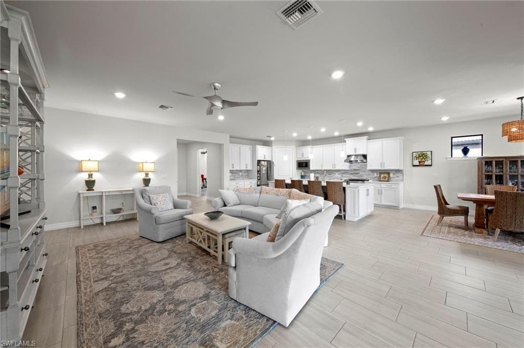 11289 Thurston Chase-27