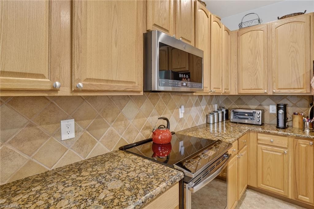 2842 Via Piazza LOOP, FORT MYERS FL 33905-8