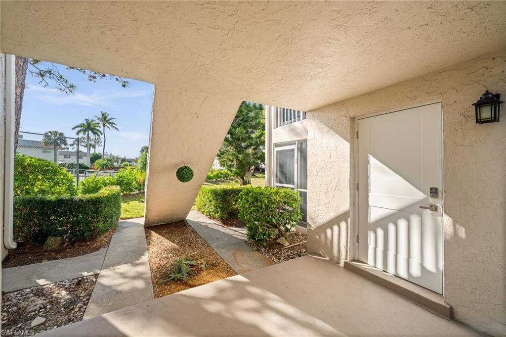 1549 Sandpiper ST # 83, NAPLES FL 34102-27