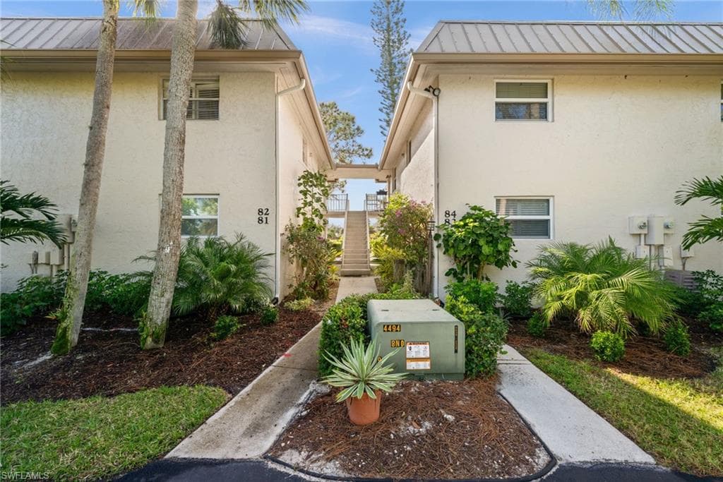 1549 Sandpiper ST # 83, NAPLES FL 34102-3