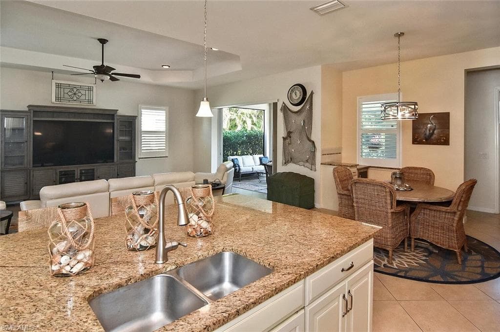 13586 Starwood LN-12
