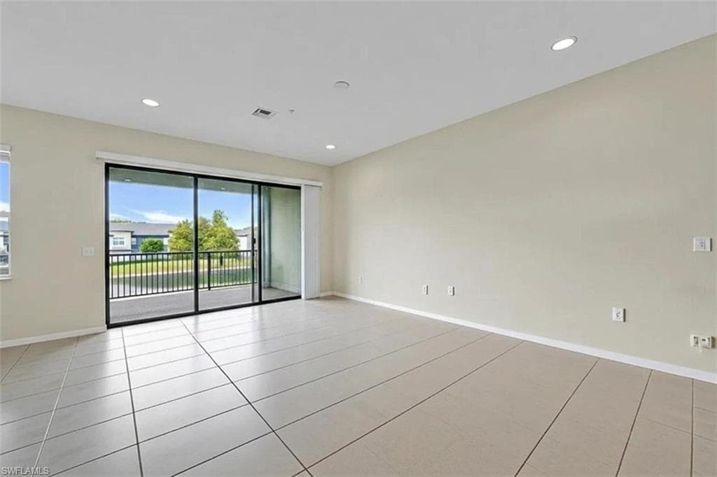 21536 Taft CT # 203, ESTERO FL 33928-8