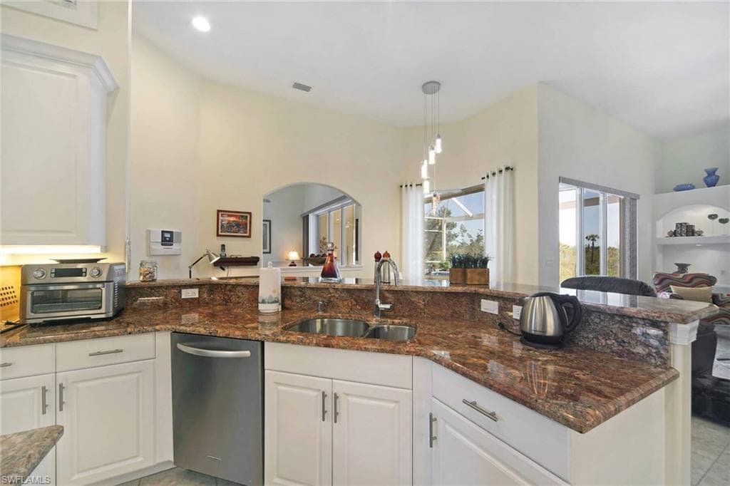 8420 Southwind Bay CIR, FORT MYERS FL 33908-13