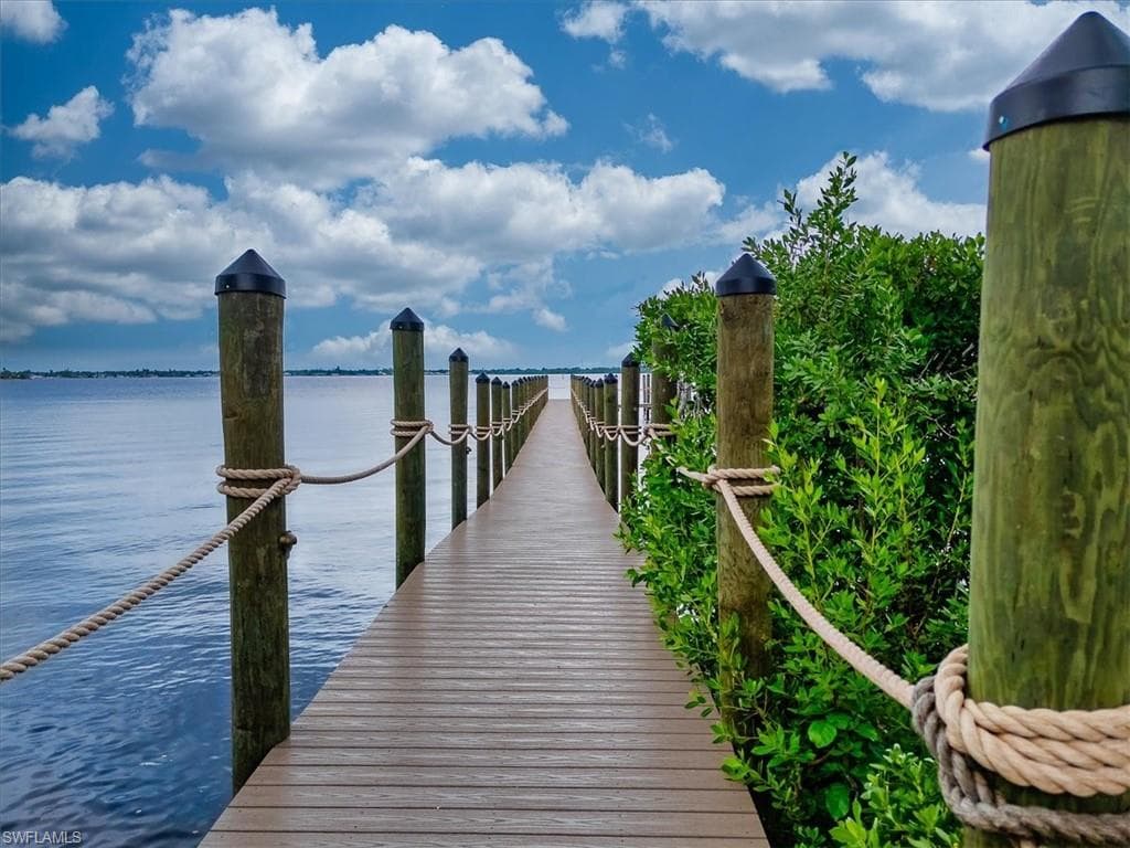 2885 Palm Beach BLVD # 308, FORT MYERS FL 33916-17