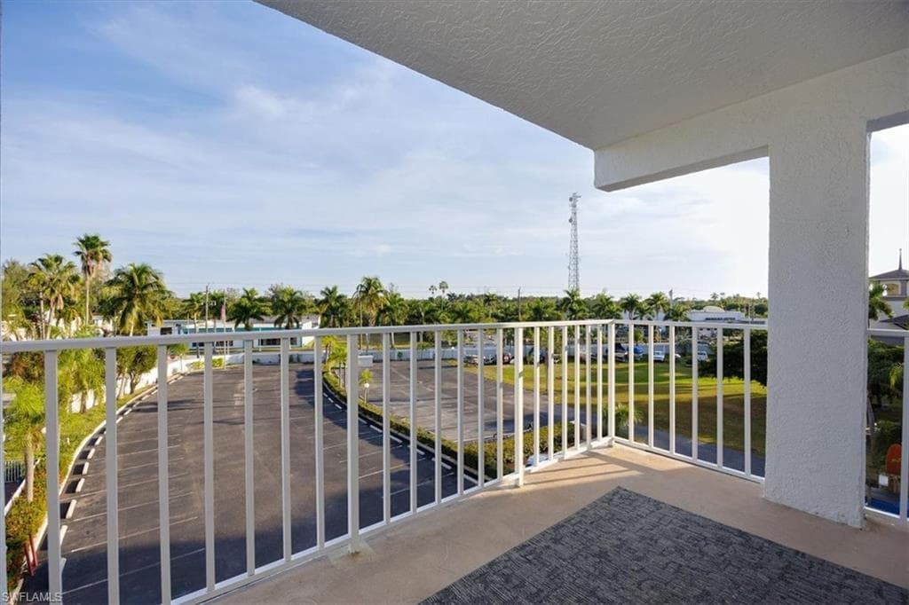 2885 Palm Beach BLVD # 308, FORT MYERS FL 33916-3