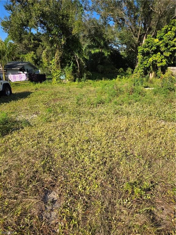 1311 Laurel DR, NORTH FORT MYERS FL 33917-4