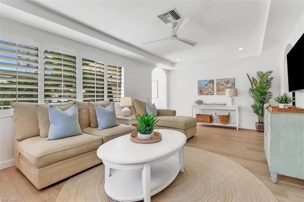 1097 Frank Whiteman BLVD, NAPLES FL 34103-8