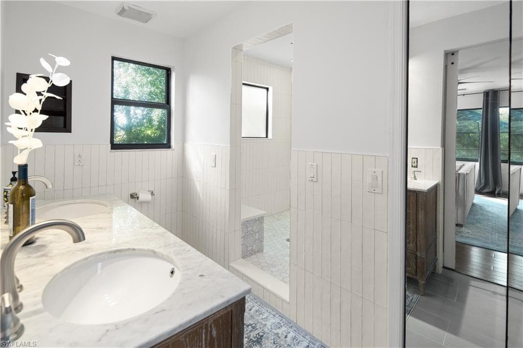 5900 Cypress Hollow WAY, NAPLES FL 34109-22