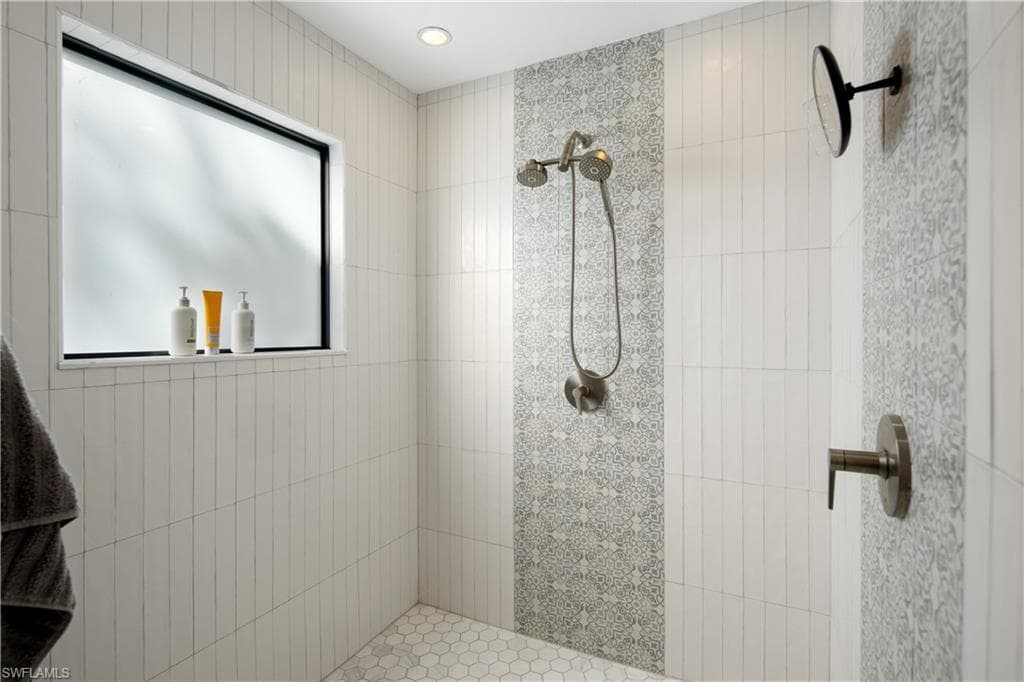 5900 Cypress Hollow WAY, NAPLES FL 34109-23