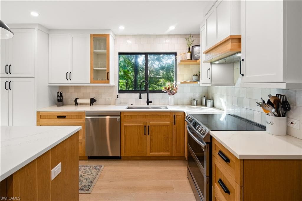 5900 Cypress Hollow WAY, NAPLES FL 34109-7